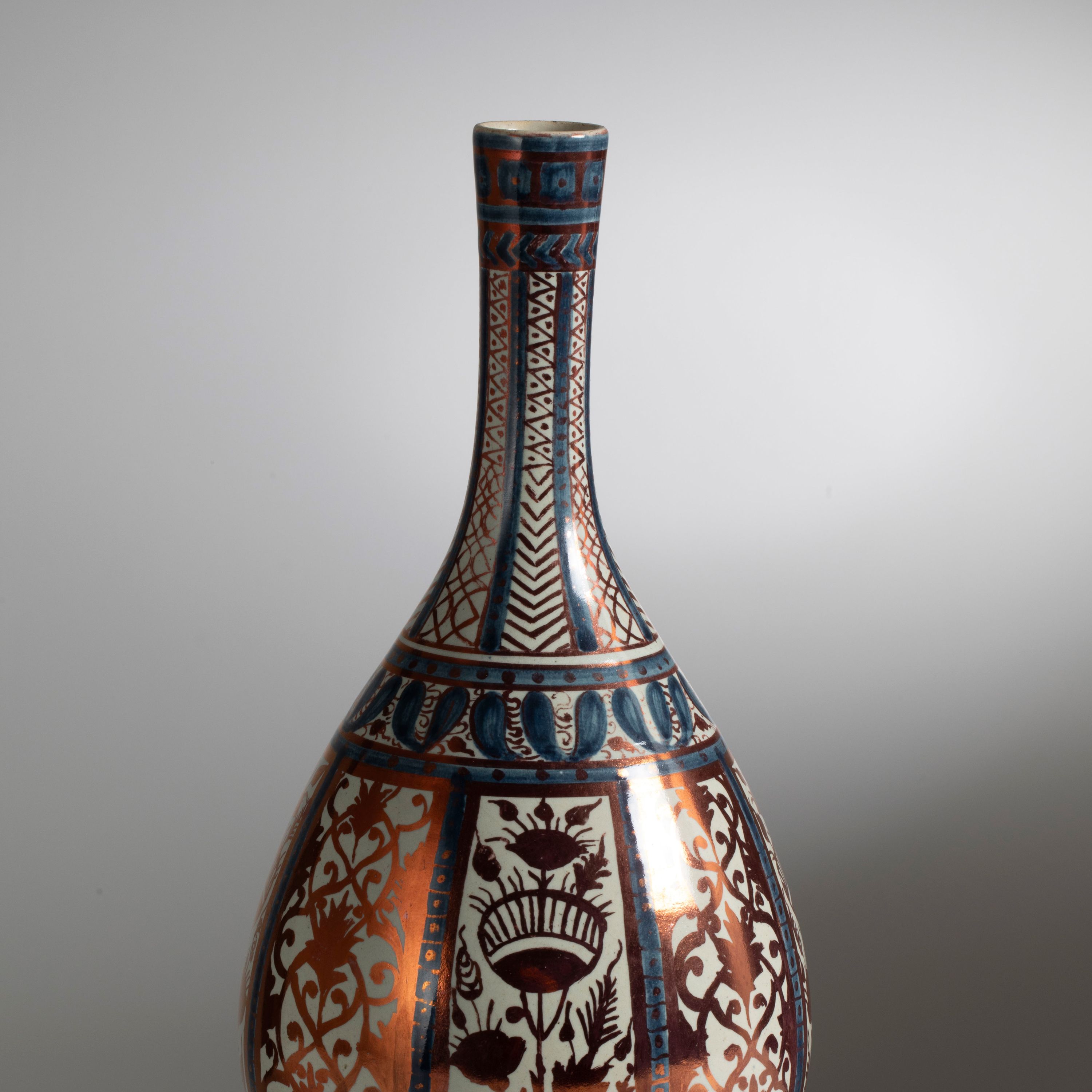 Cantagalli Majolica Vase with Metallic Lustre in Moorish Style, Late 19th / Early 20th Century